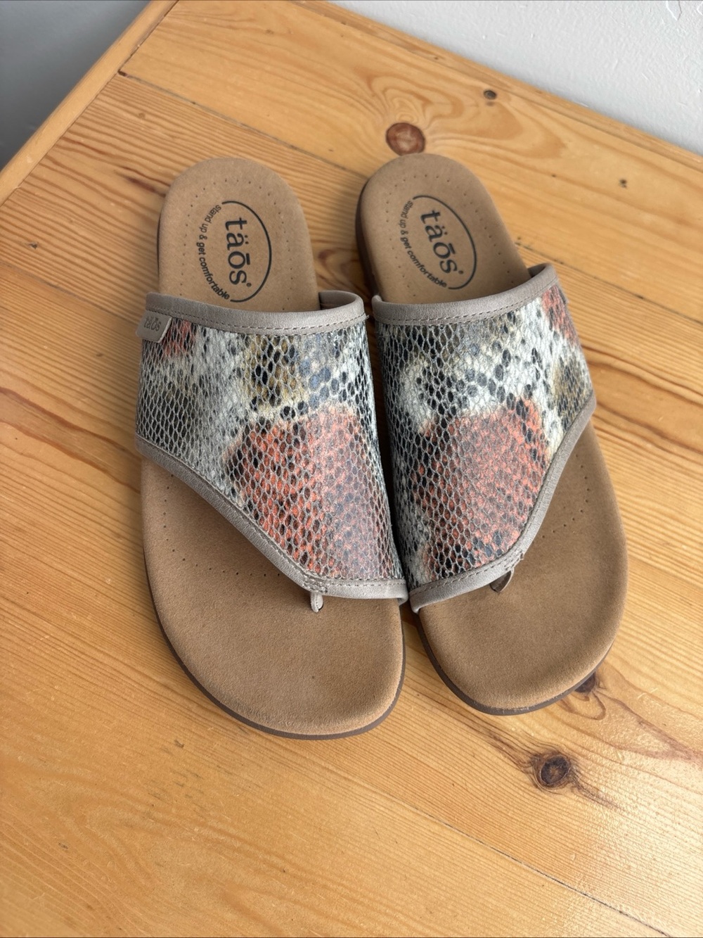 Taos leather Boundary Thong Sandal Sz 8